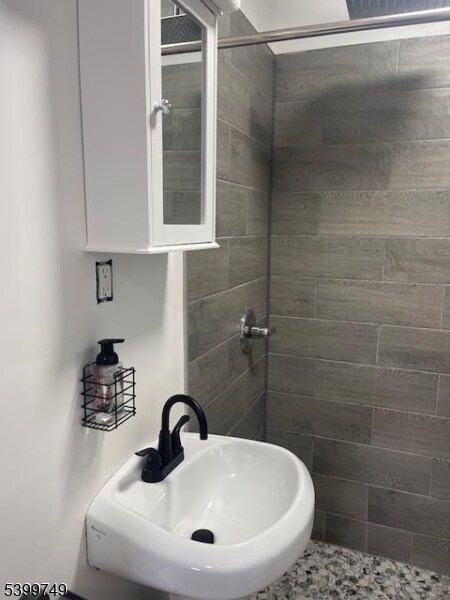 Foto del edificio - 2420 E Edgar Rd