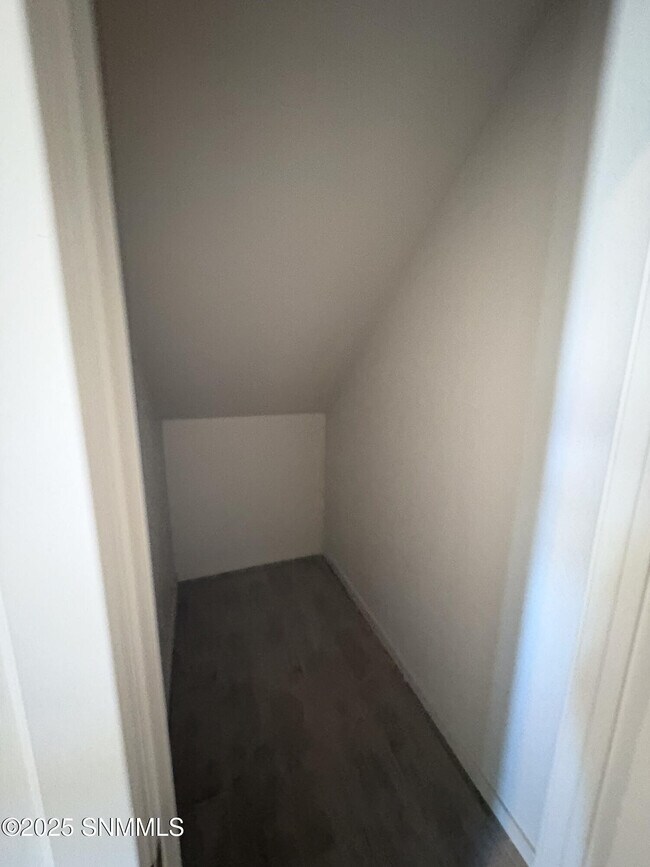 Foto del edificio - 3073 Gladstone St