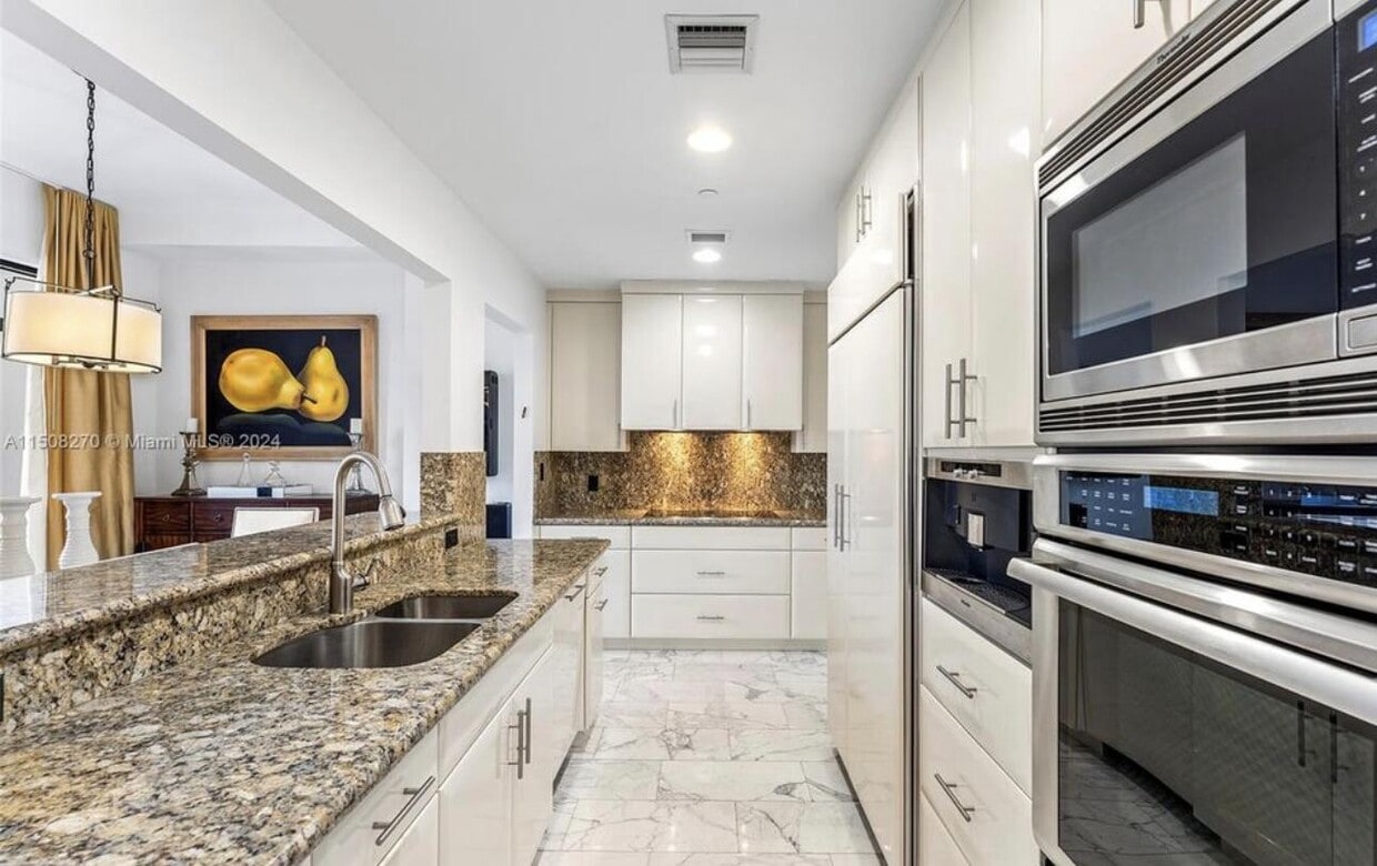 Building Photo - 200 E Palmetto Park Rd