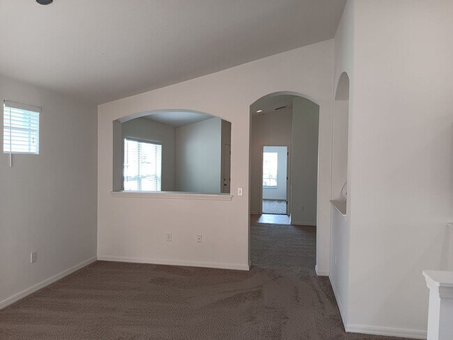 Building Photo - Newly updated 3 bedroom 2 bathroom 2 car g...