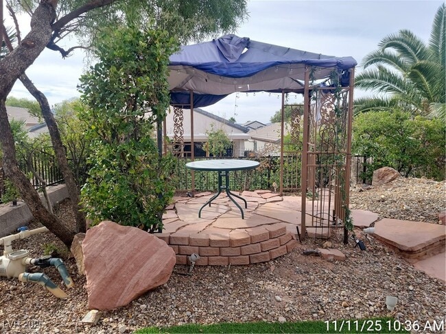 Foto del edificio - 2335 Meteor Shower St