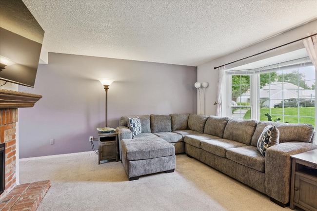 Building Photo - 2433 E Fremont Ct