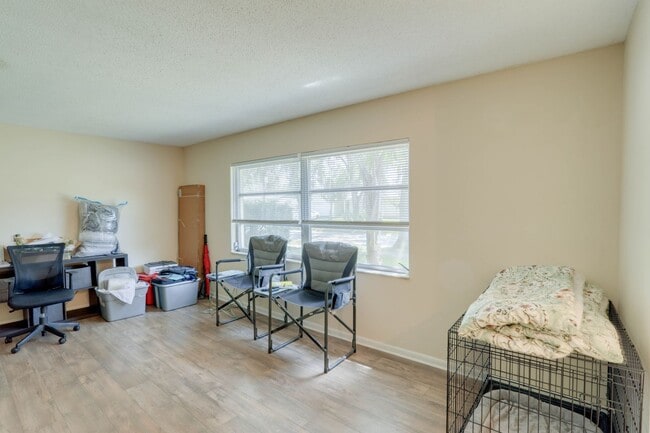 Building Photo - 3086 Bluebrook Dr