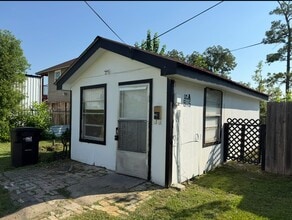 Building Photo - 913 Knight St