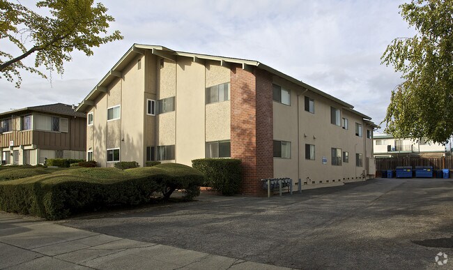 Building Photo - 1663 Ontario Dr