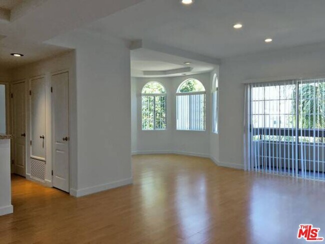 Foto del edificio - 14430 Benefit St