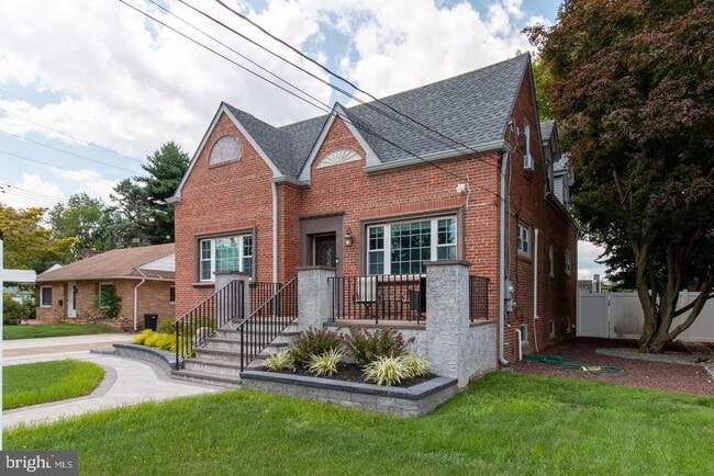 Building Photo - 115 Samdin Blvd