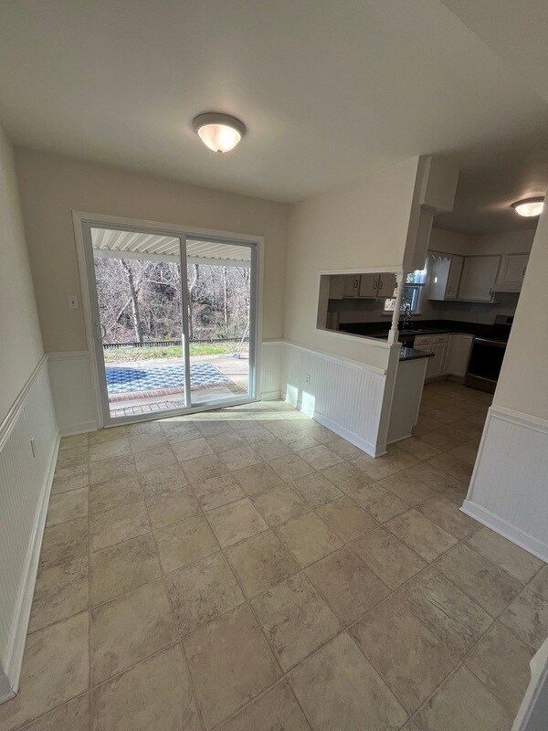 Building Photo - 5129 Macandrew Dr