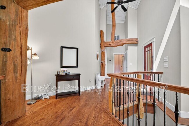 Foto del edificio - 3005 Lonesome Mountain Rd