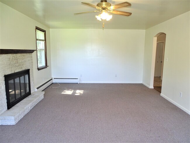 Foto del edificio - 267 E Main St