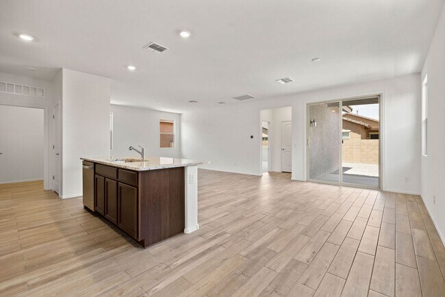 Foto del edificio - Beautiful Brand New 3 Bedroom Home with De...