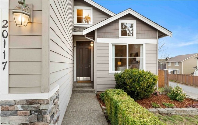 Building Photo - Charming 2-Story Home in the Highly Rated ...