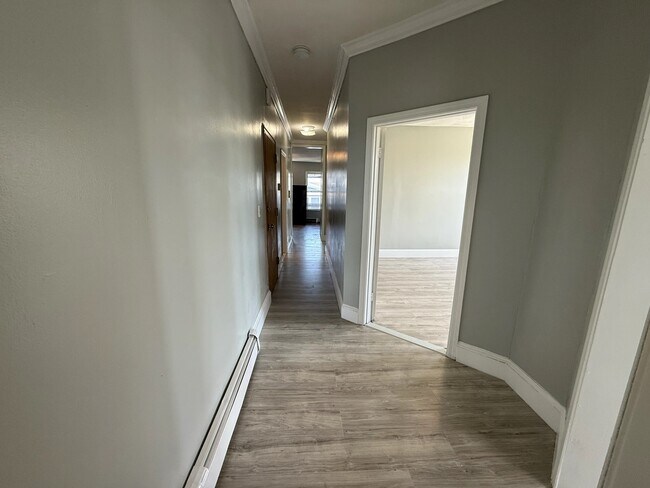 Building Photo - 26 Alpine Pl
