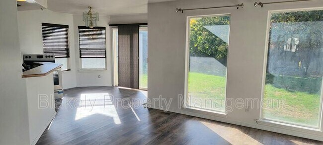 Foto del edificio - 2263 E Clarene St