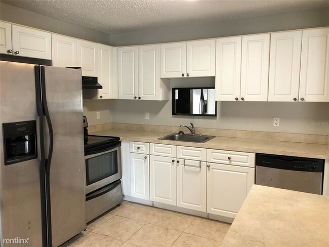 Building Photo - 3 br, 2 bath Condo - 448 Banyon Tree Cir