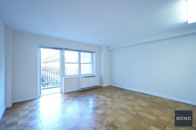 Building Photo - 1470 1st Ave