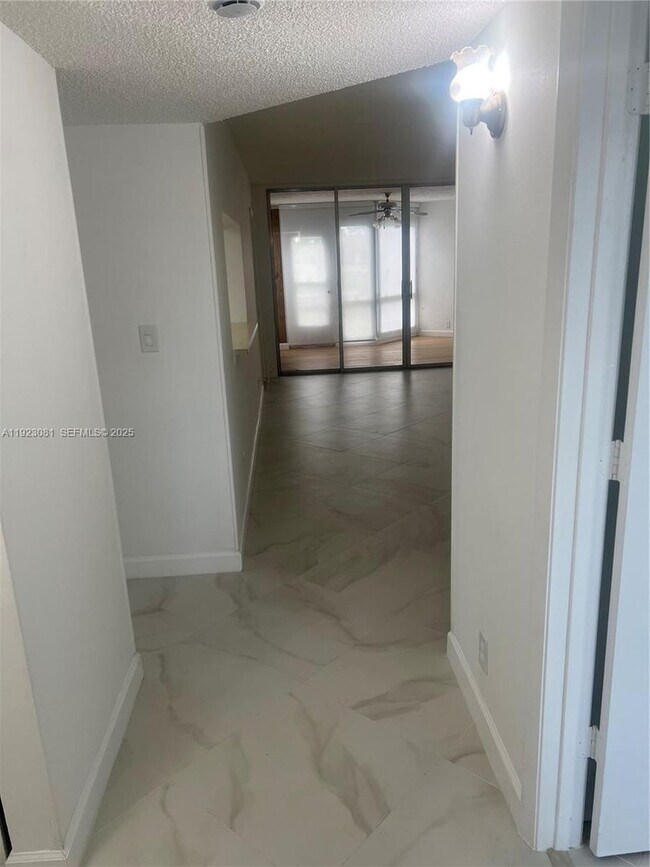 Foto del edificio - 9510 Seagrape Dr