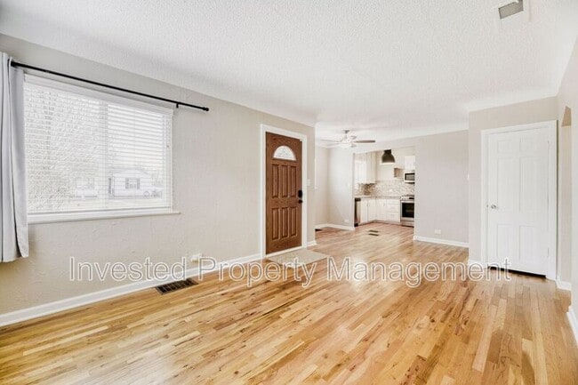 Foto del edificio - 4670 S Washington St