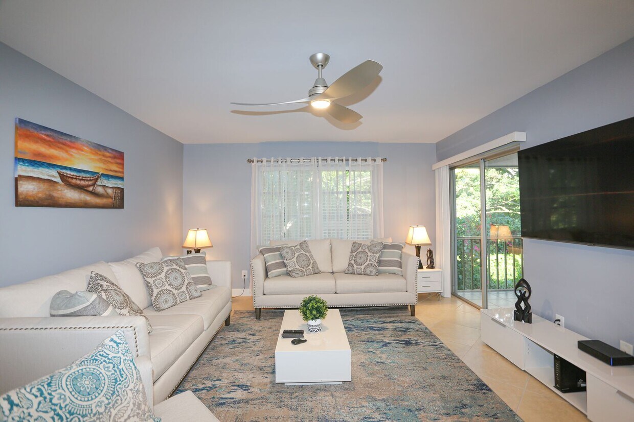 Primary Photo - ***NAPLES BATH AND TENNIS***2BEDS/2BATH***...