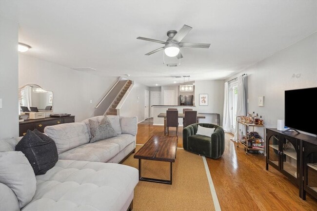 Building Photo - 1703 Redwing Pines Dr