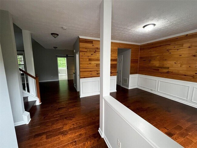 Building Photo - 2258 St Albans Pl