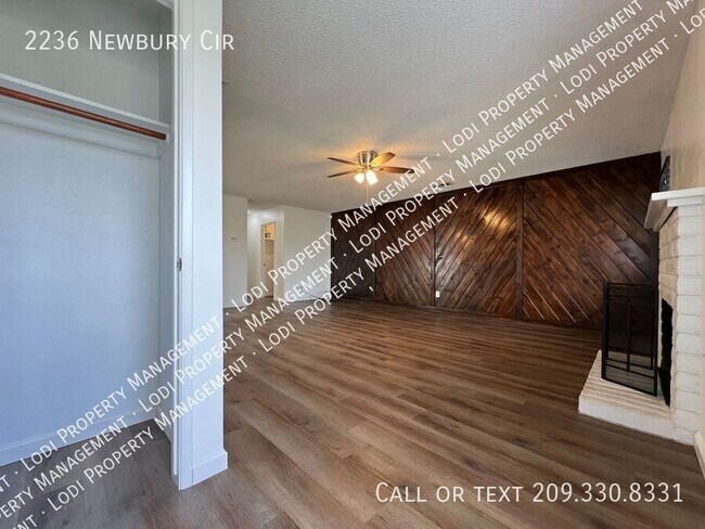 Foto del edificio - 2236 Newbury Cir