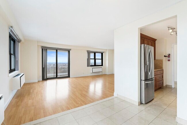 Foto del edificio - 7855 Boulevard E