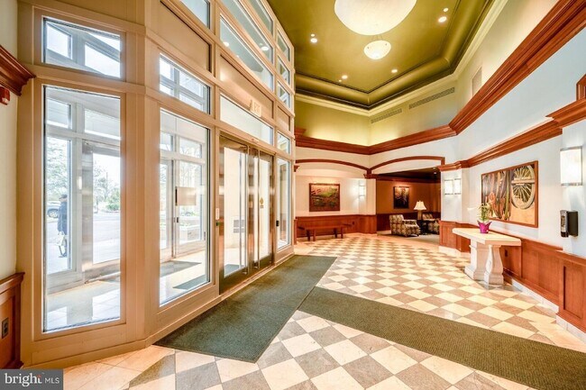 Foto del edificio - 11800 Sunset Hills Rd