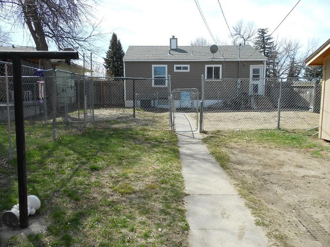 Building Photo - 1905 9th Ave S