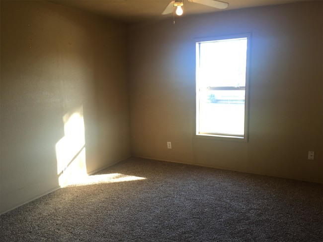 Building Photo - 7301 Melrose Ln