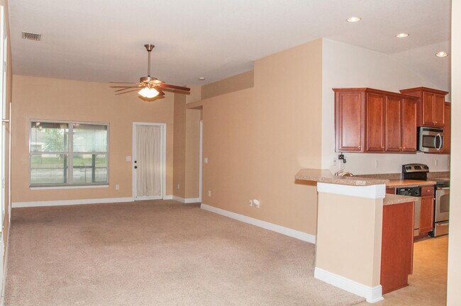 Building Photo - 171 Secret Dr