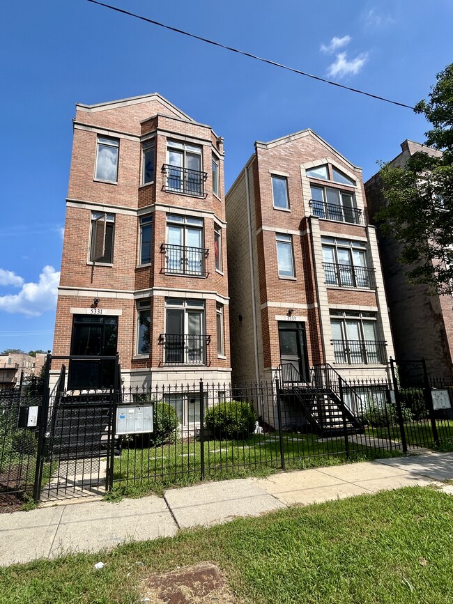 Building Photo - 5331 S Calumet Ave