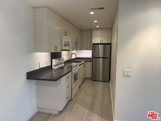 Building Photo - 2857 N Los Felices Rd