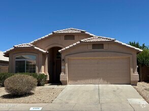 Building Photo - 2326 E Aire Libre Ave