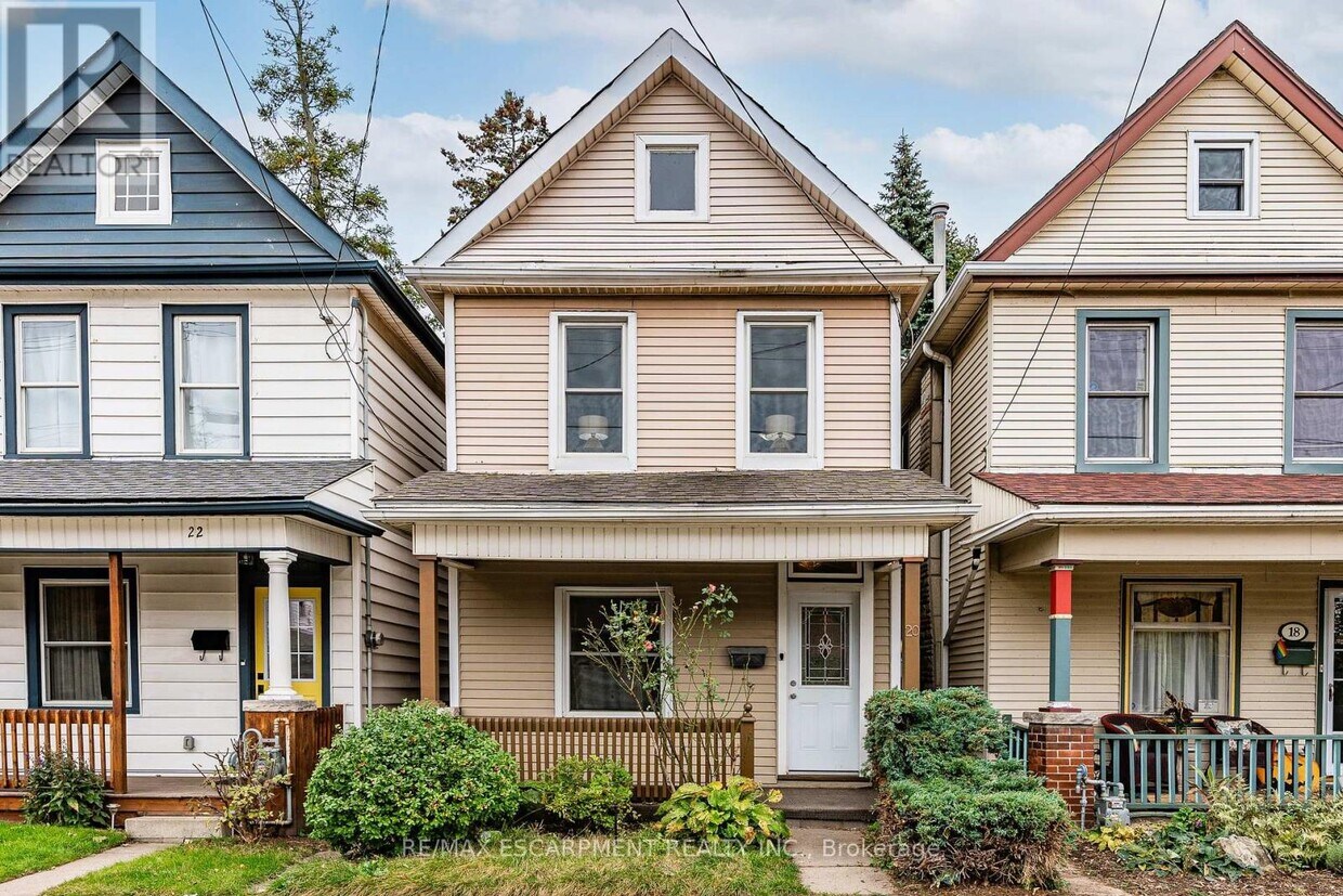 Primary Photo - 20 Burlington St E