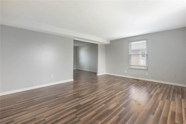 Foto del edificio - 6117 Charlesgate Rd