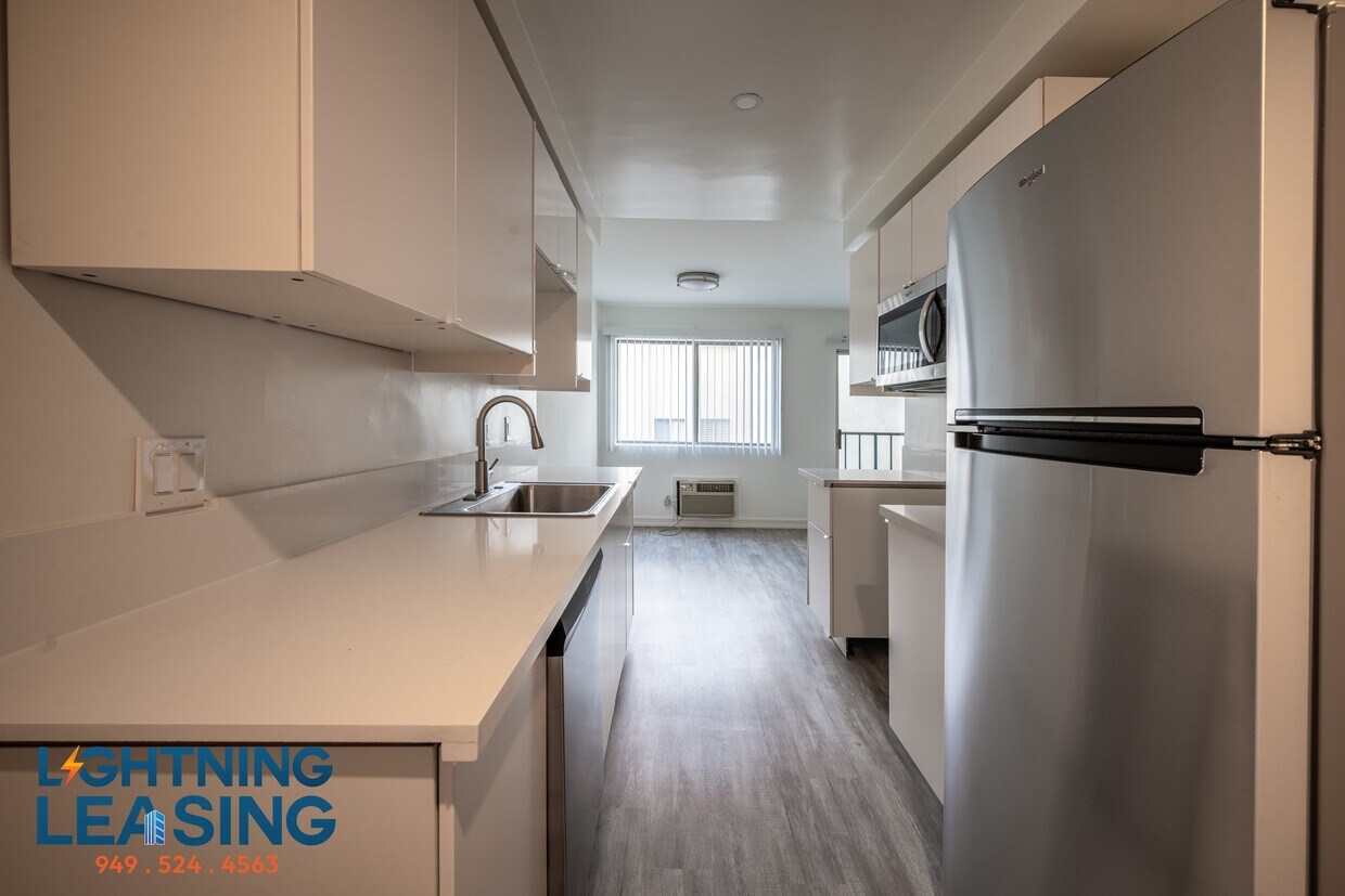 Foto principal - 1203-1203 Kings Rd