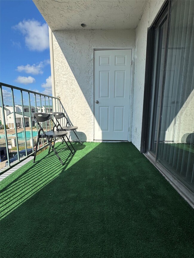 Foto del edificio - 2824 S Bartell Dr