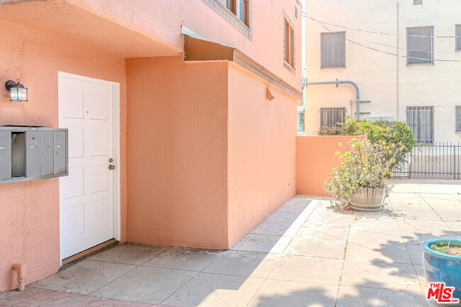 Foto del edificio - 1004 1/2 N Ogden Dr