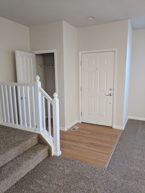 Building Photo - 721 Vista Verde Heights