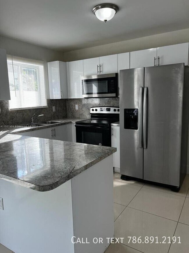 Foto del edificio - 1740 NW 64th Street 2, Miami, FL 33147  (U...