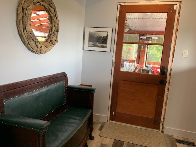 Building Photo - 170 Ch Du Tour-Du-Lac