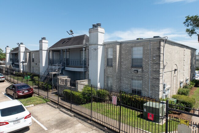 Alterno - De Moss Condominiums