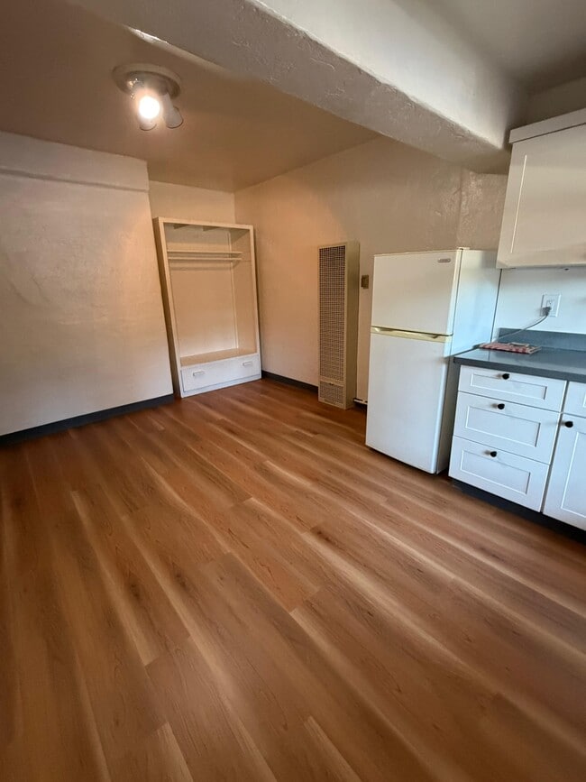 Building Photo - 10110 Soquel Dr
