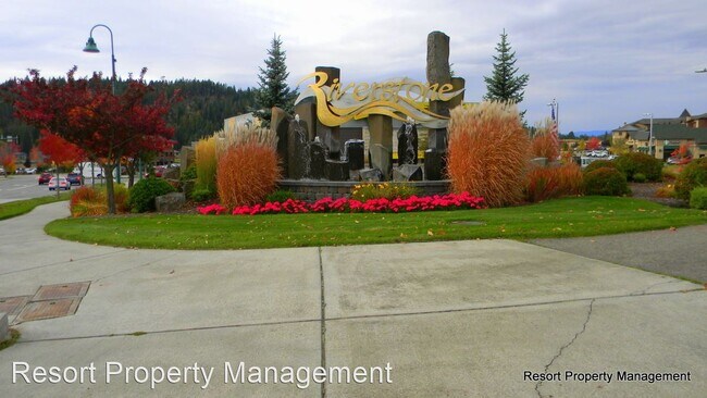Building Photo - 2 br, 2.5 bath House - 2151 Main St. #229