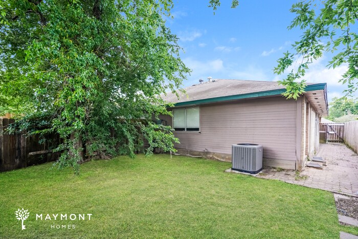 Foto del edificio - 22403 Tree House Ln