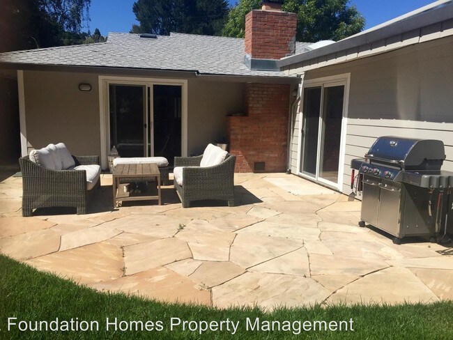 Foto del edificio - 3 br, 2 bath House - 338 KAREN WAY