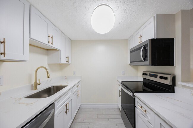 Foto del edificio - 3111 W Horatio St