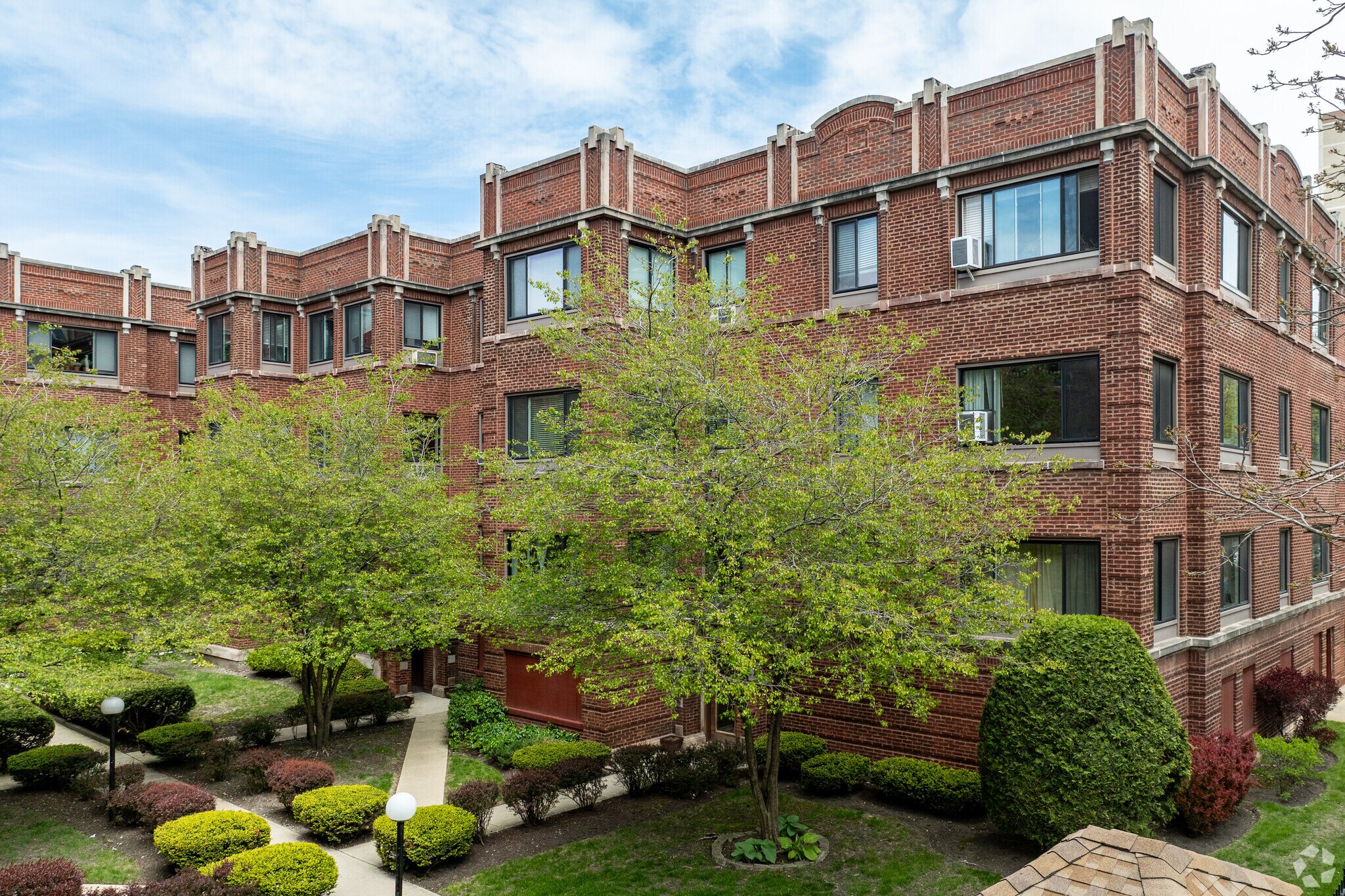 Sunny Court Condominiums