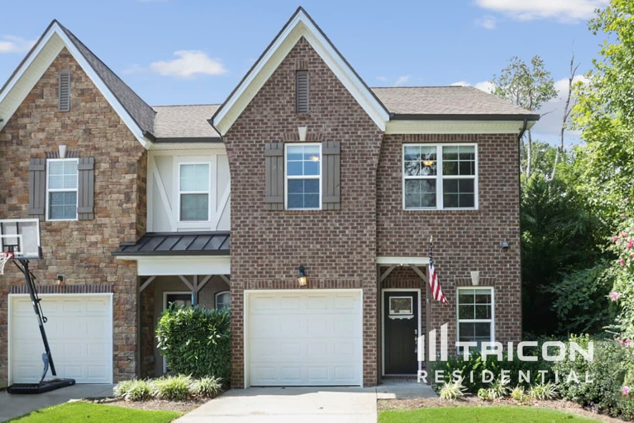 Primary Photo - 311 Woodfern Ct